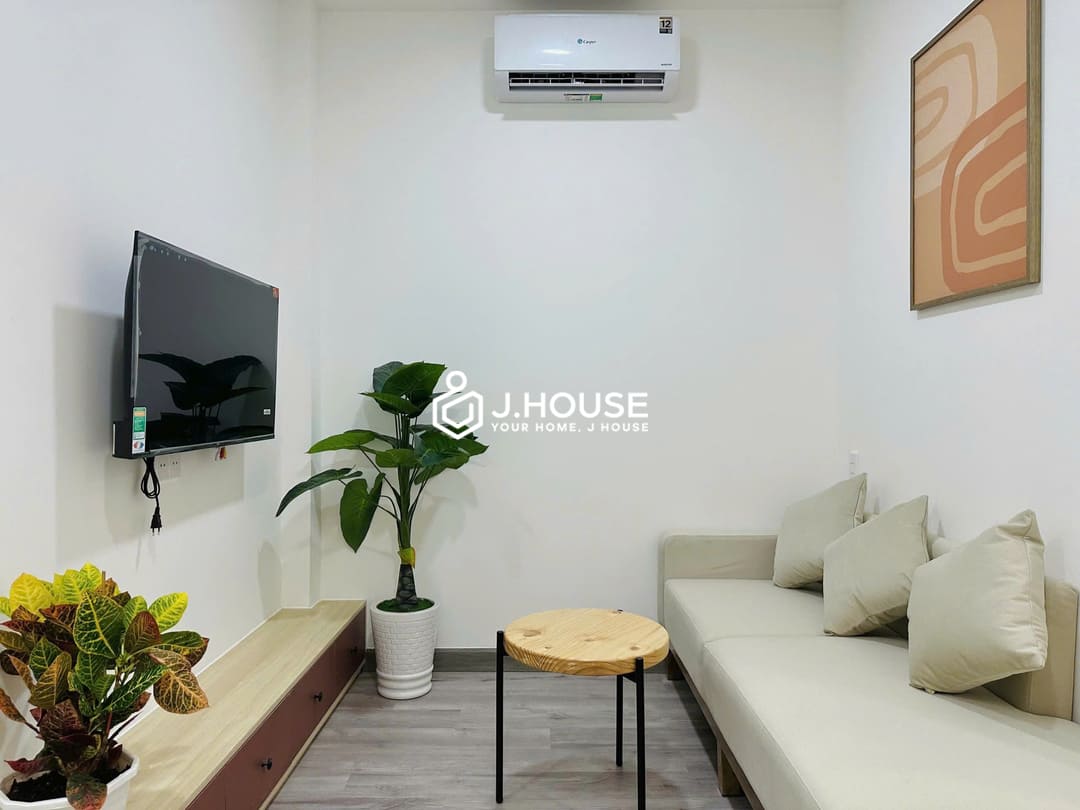 2 br apartment for rent in District 10, HCMC - Quynh Khang 6 Apartment-0