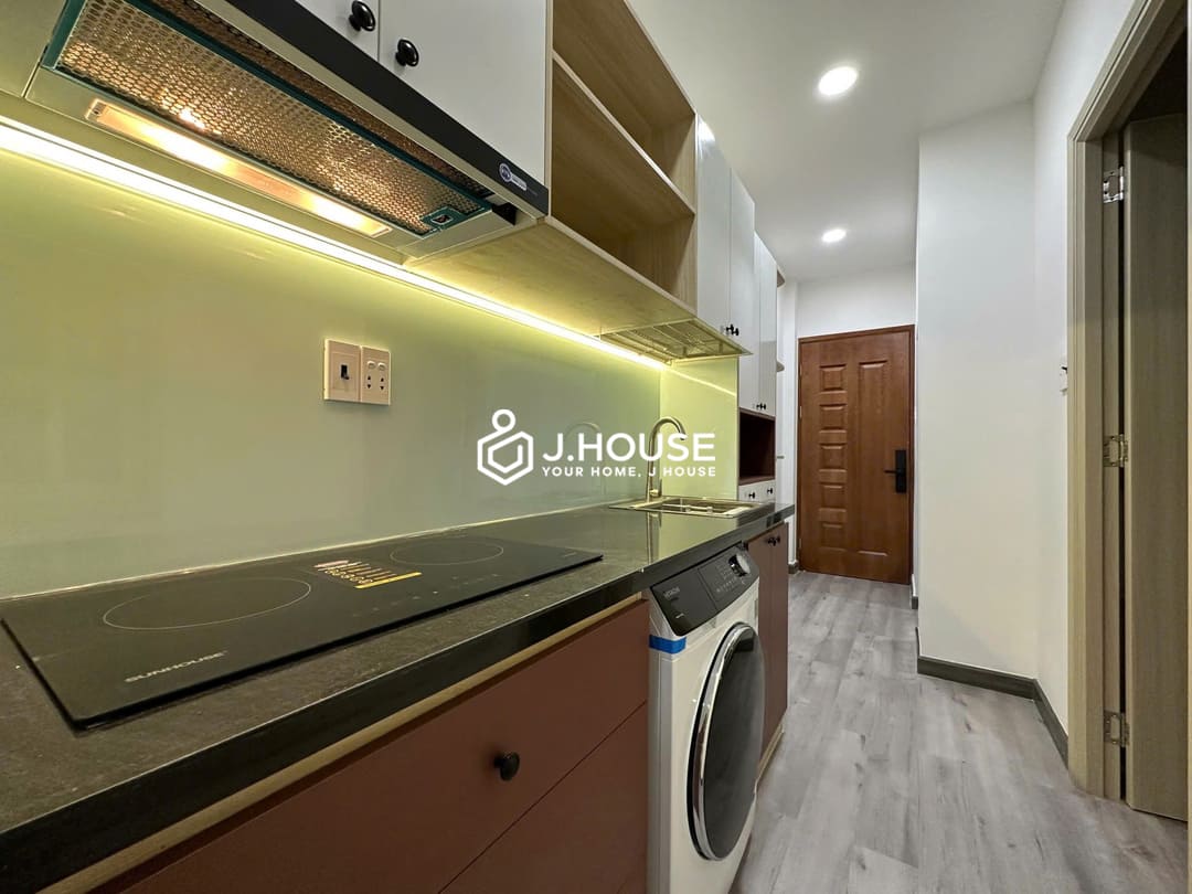 2 br apartment for rent in District 10, HCMC - Quynh Khang 6 Apartment-2