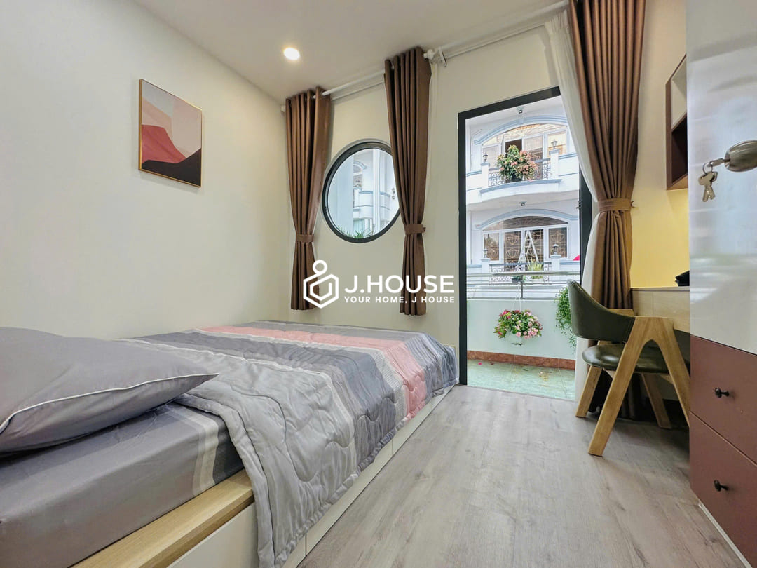 2 br apartment for rent in District 10, HCMC - Quynh Khang 6 Apartment-4