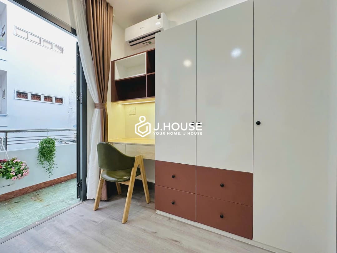 2 br apartment for rent in District 10, HCMC - Quynh Khang 6 Apartment-6