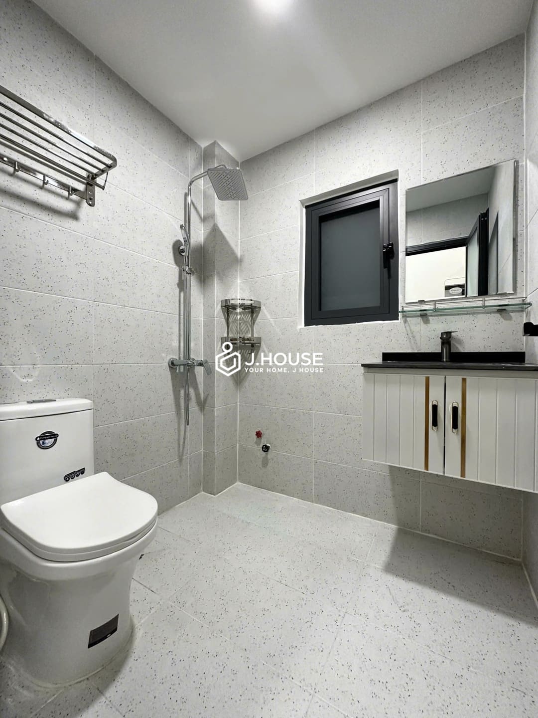 2 br apartment for rent in District 10, HCMC - Quynh Khang 6 Apartment-9