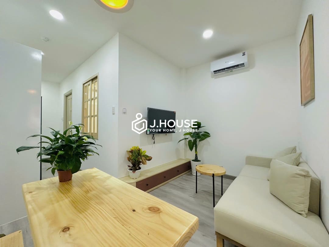 2 br apartment for rent in District 10, HCMC - Quynh Khang 6 Apartment
