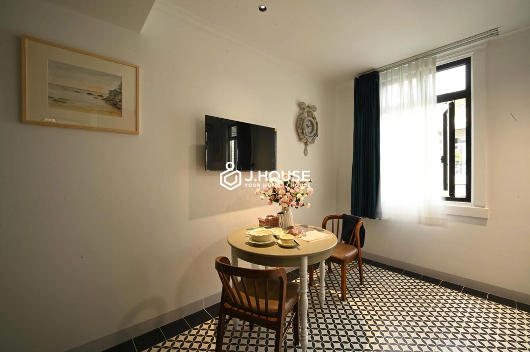 An House - Modern 1-Bedroom Apartment with Bathtub Master1-2