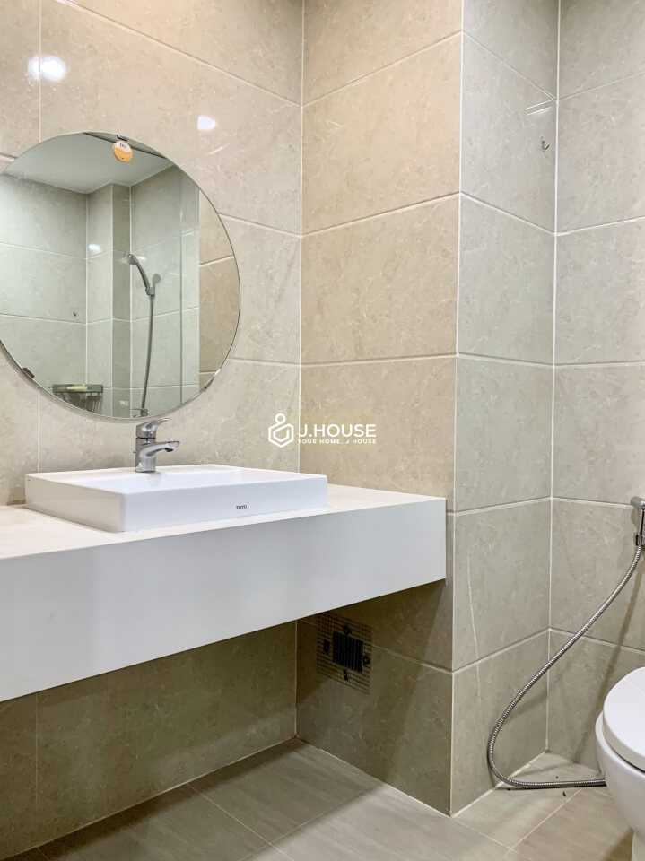 Apartment for rent near Tan Dinh market in District 3, HCMC-12