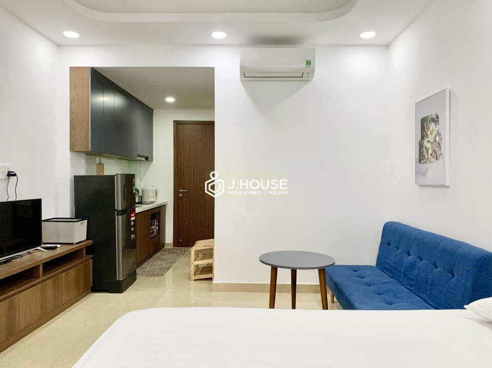 Apartment for rent near Tan Dinh market in District 3, HCMC-8