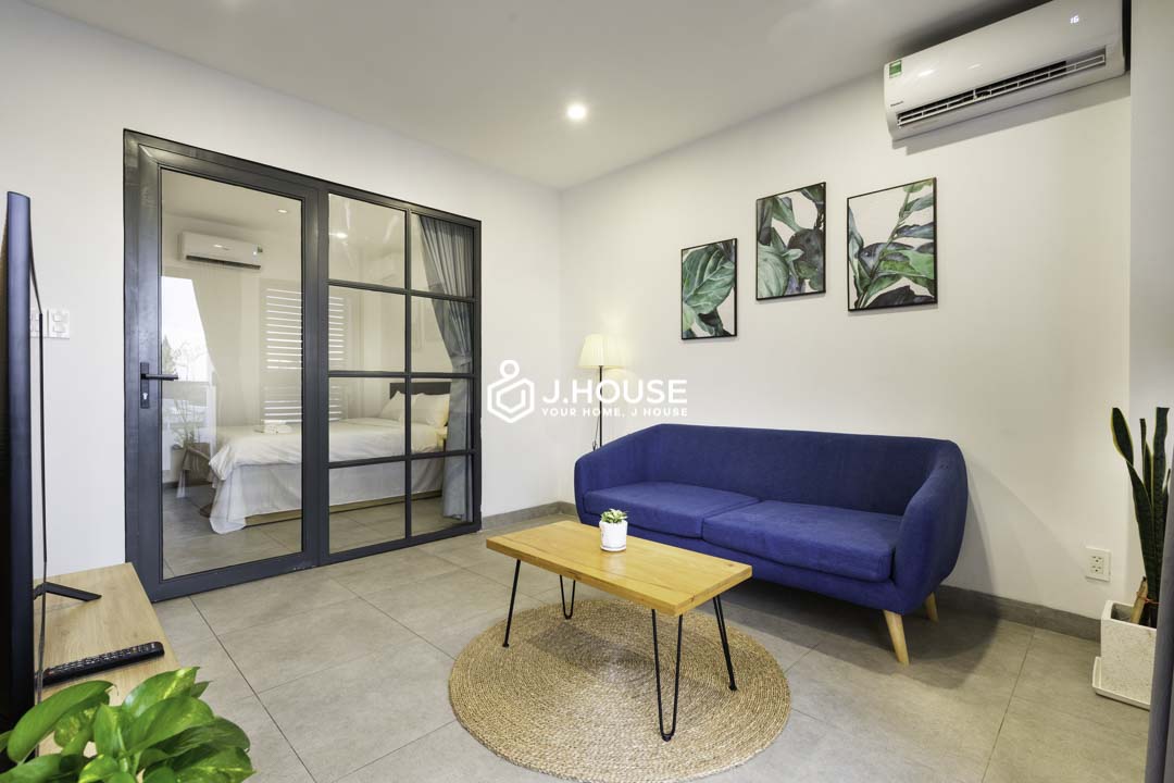 Bright 1-Bedroom Apartment with Large Balcony-3