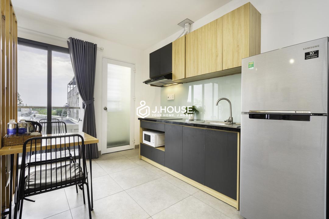 Bright 1-Bedroom Apartment with Large Balcony-7