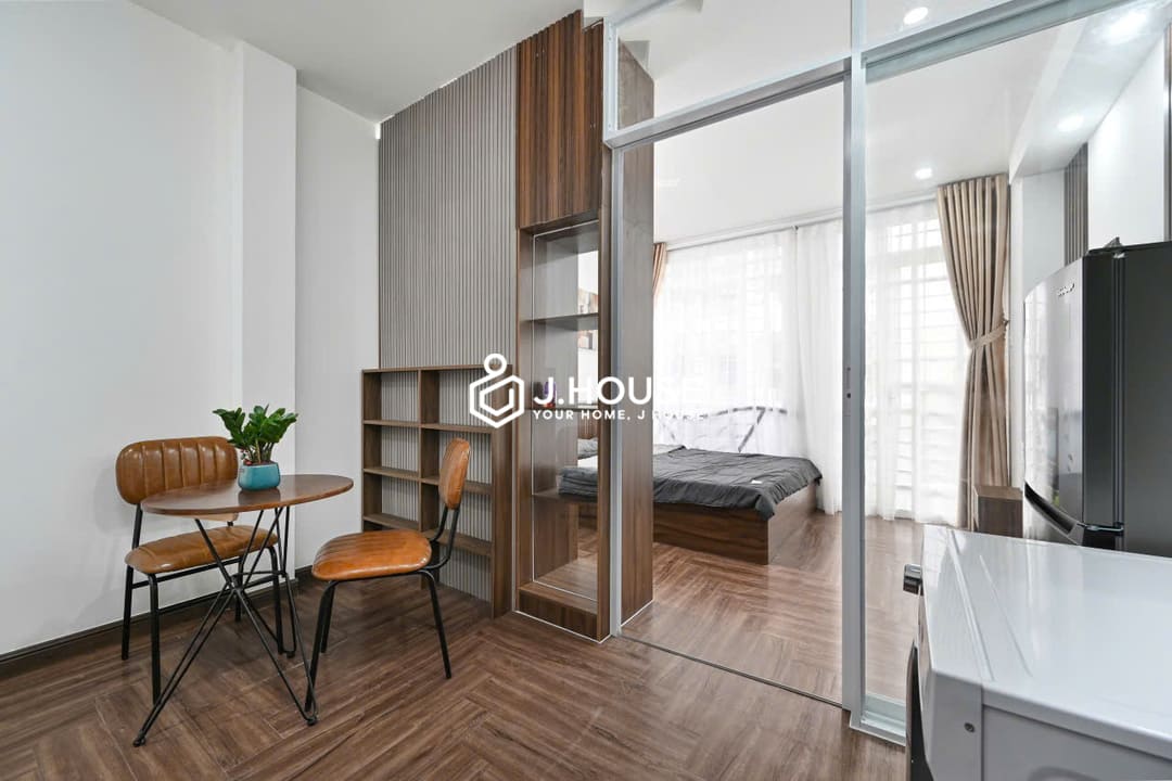 Bright 1 br apartment for rent in District 1 - Nguyen Gia Apartment-4
