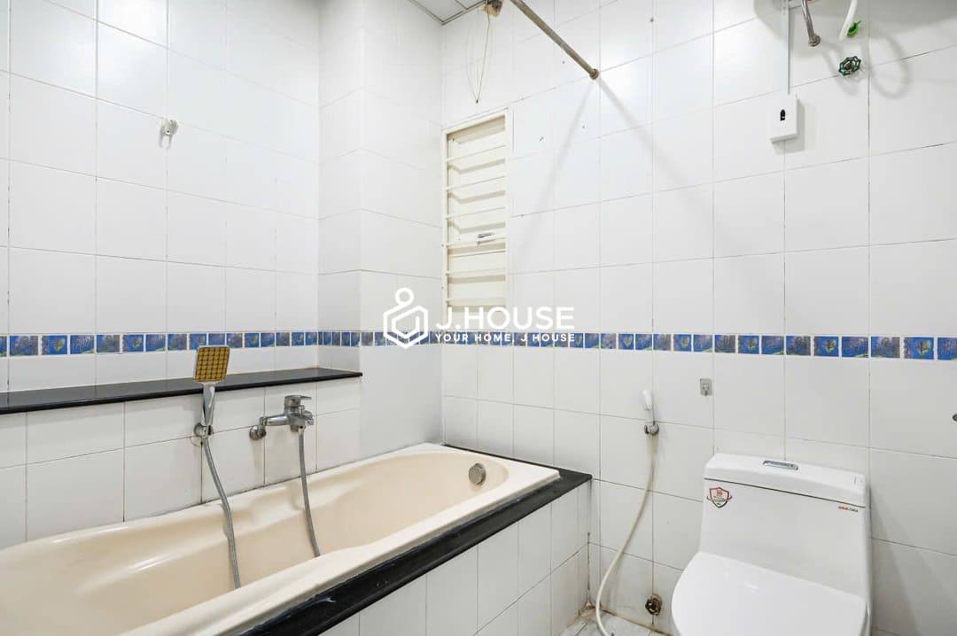 Bright 1 br apartment for rent in District 1 - Nguyen Gia Apartment-8