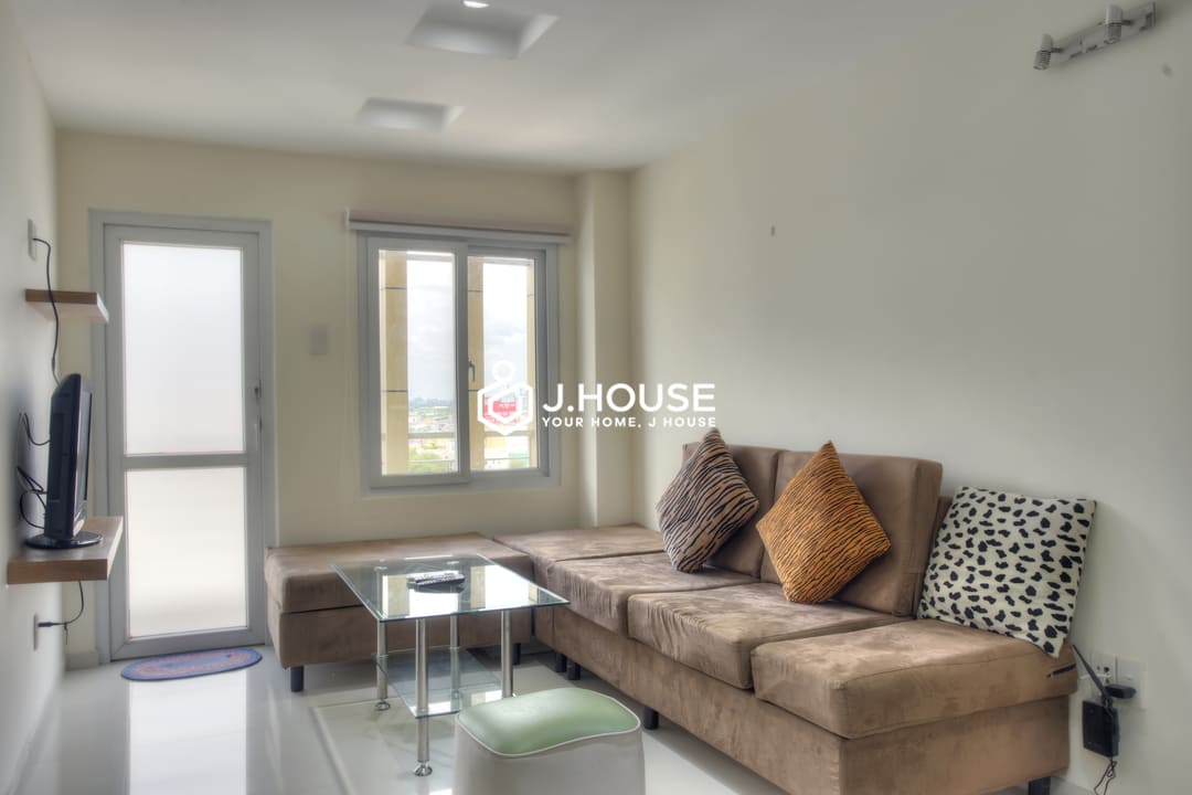 Bright 2 br apartment for rent in Binh Thanh District, HCMC-0