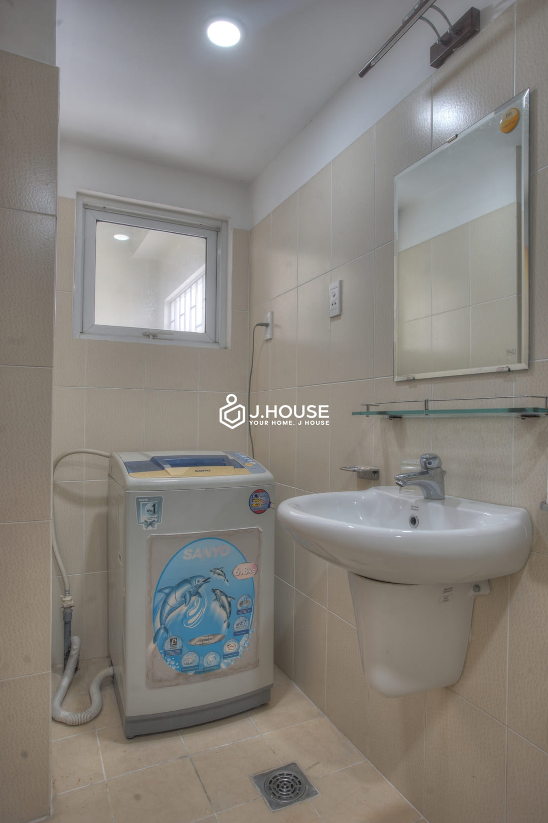 Bright 2 br apartment for rent in Binh Thanh District, HCMC-10