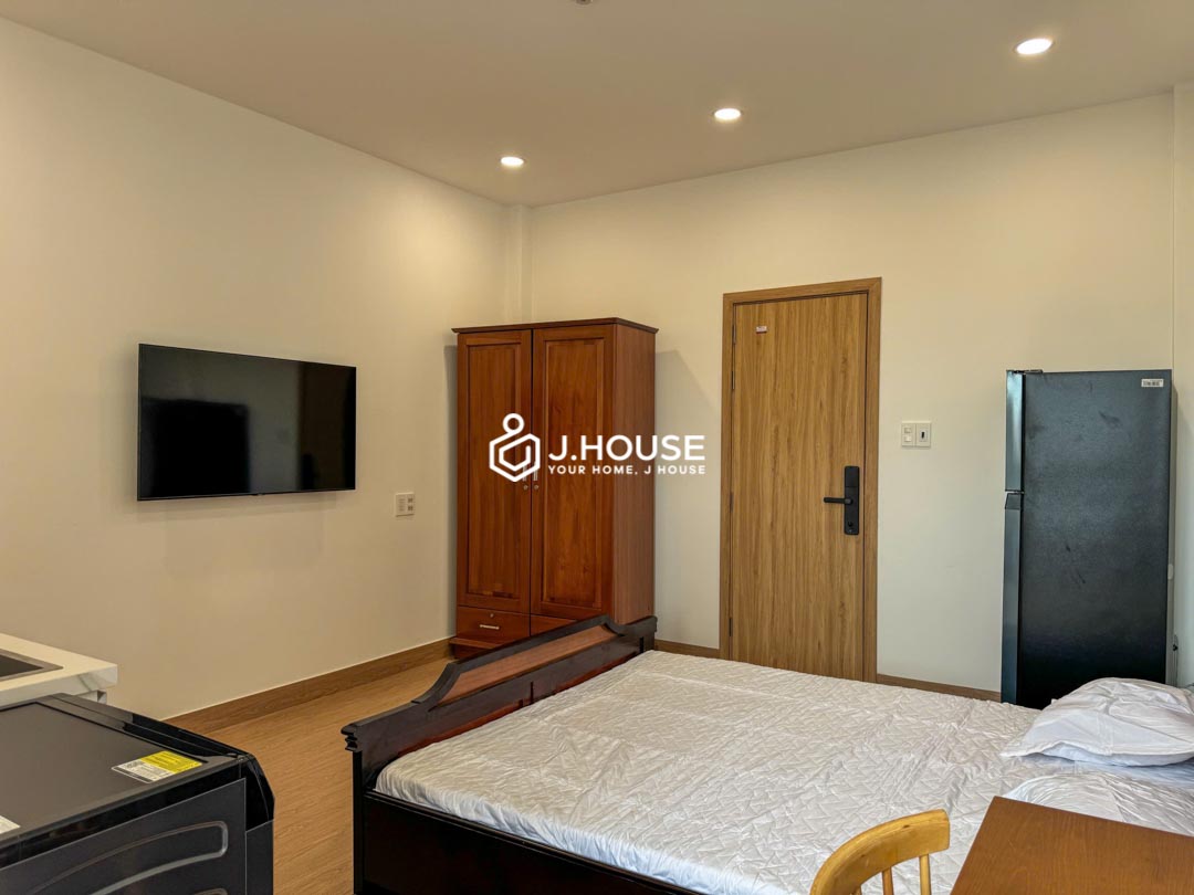 Bright 25m2 Studio Apartment with Thao Dien View on Street 54-4