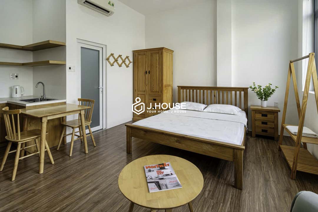 Bright Corner Studio Apartment for Rent in Phu Nhuan-3