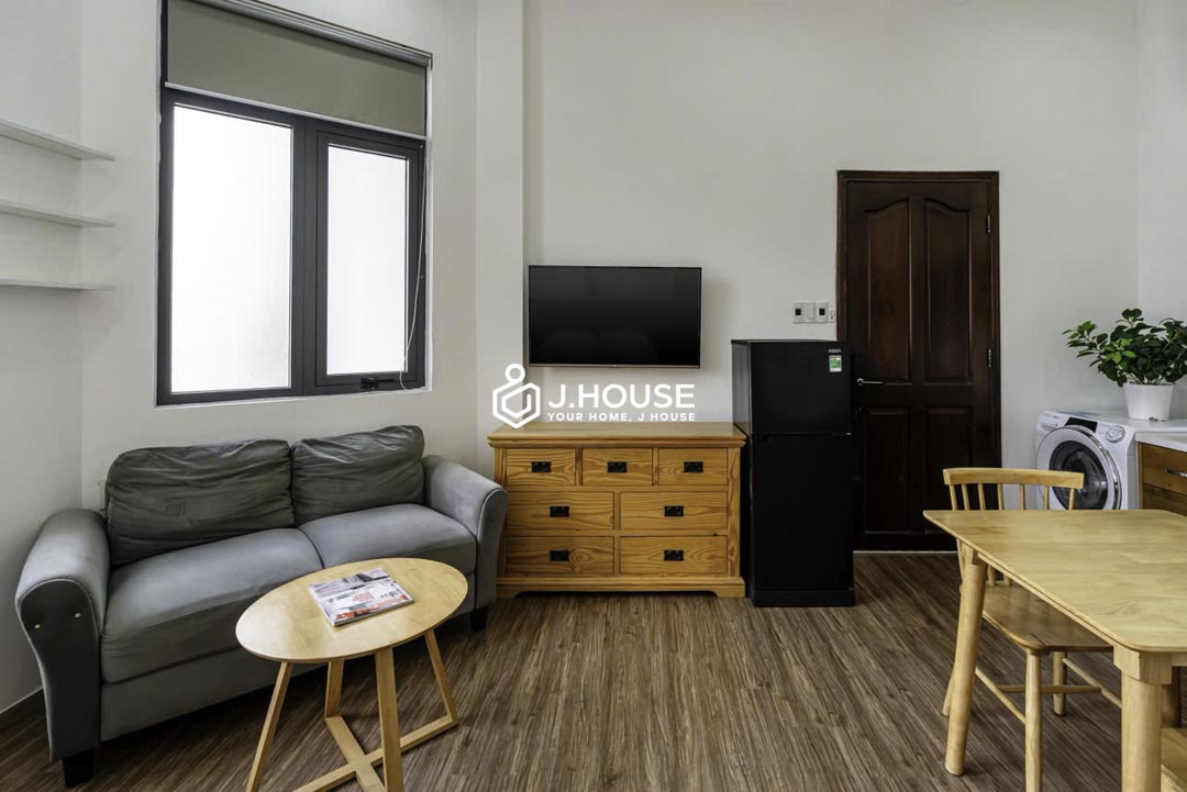 Bright Corner Studio Apartment for Rent in Phu Nhuan-4