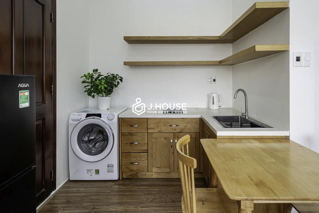 Bright Corner Studio Apartment for Rent in Phu Nhuan-8