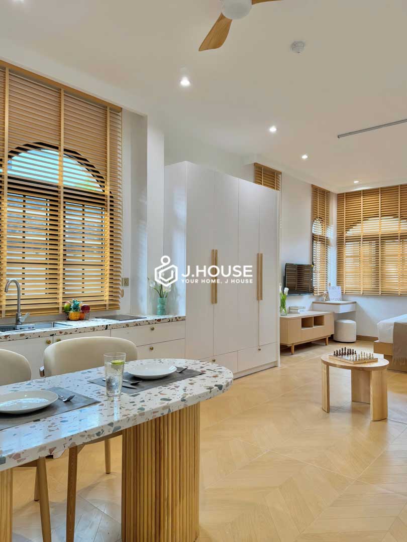 Bright Garden Studio 38m² with Multiple Windows – Nest Metro Thao Dien-3