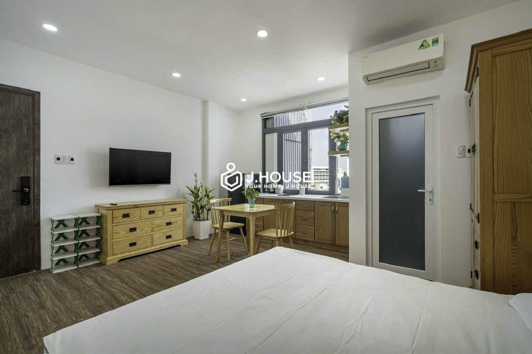 Bright Studio with Private Washer in Phu Nhuan - Vietstay-2