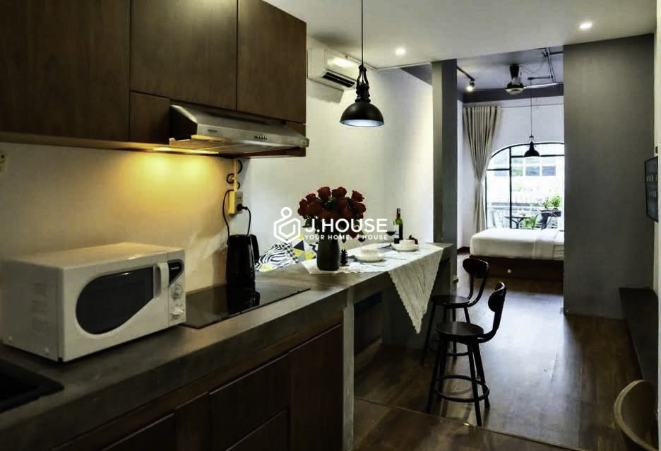 Cozy & Spacious Studio for Rent on Le Thi Rieng District 1-0