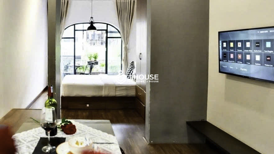 Cozy & Spacious Studio for Rent on Le Thi Rieng District 1-2