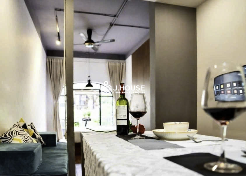 Cozy & Spacious Studio for Rent on Le Thi Rieng District 1-7