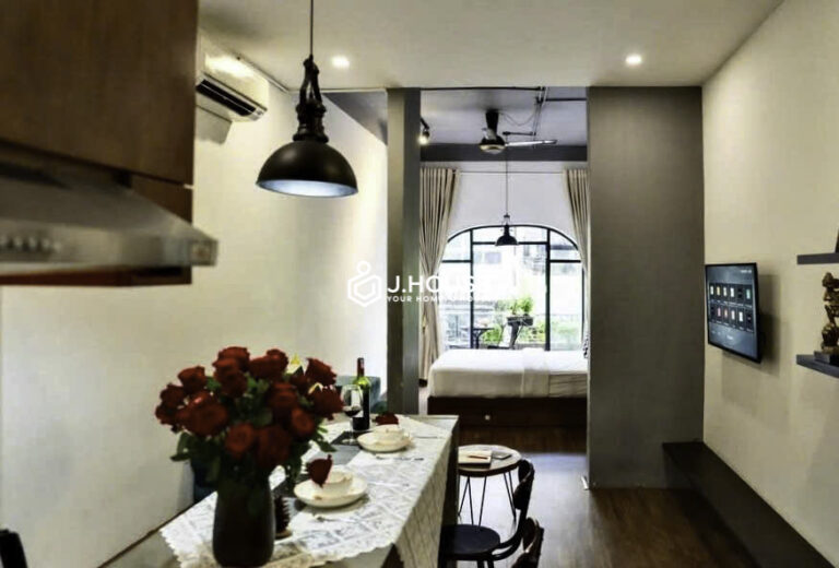 Cozy & Spacious Studio for Rent on Le Thi Rieng District 1