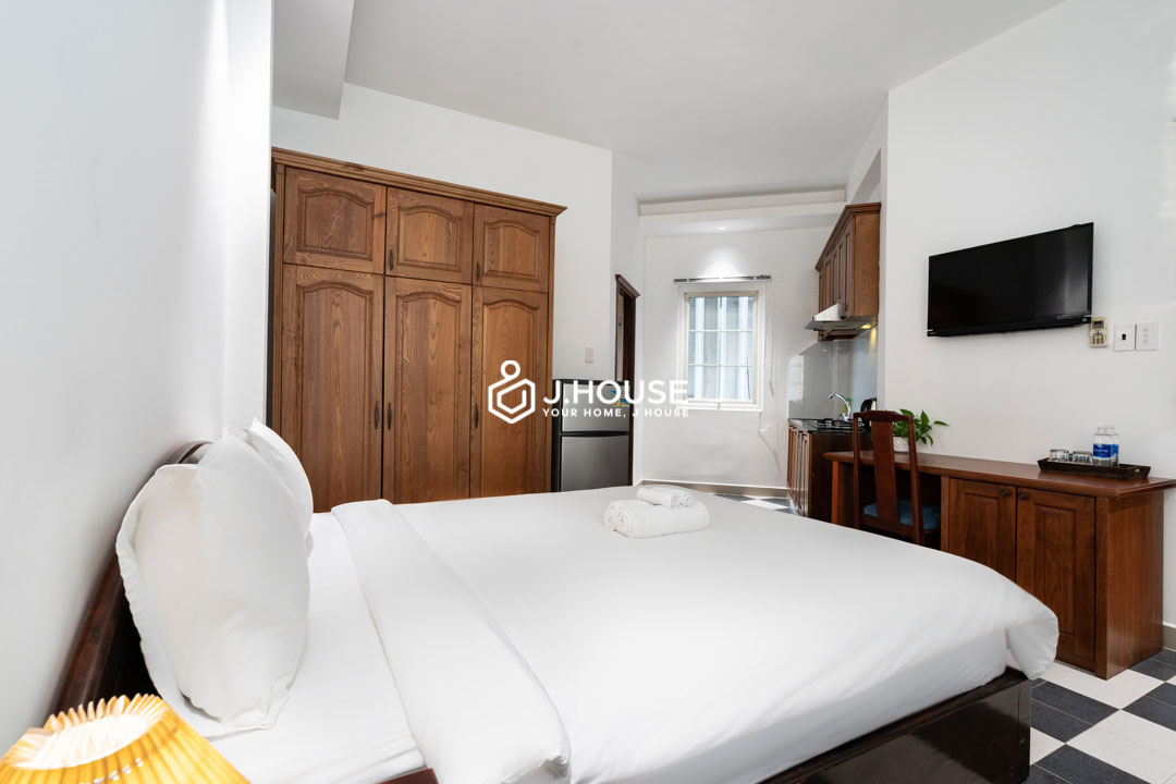 Cozy Studio Apartment with Bathtub for Rent in District 1 - ARISTA-2