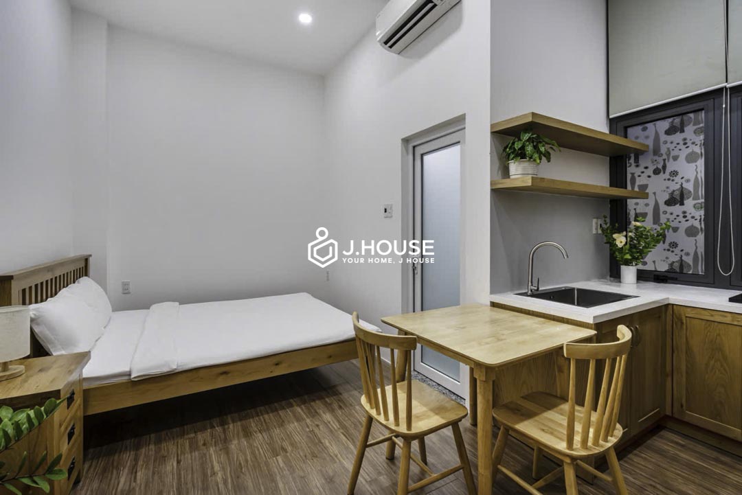 Cozy Studio Apartment with Window for Rent in Phu Nhuan Vietstay-4