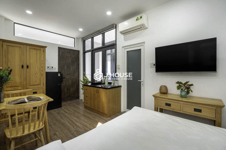 Cozy Studio Apartment with Window in Phu Nhuan - 0 (2)