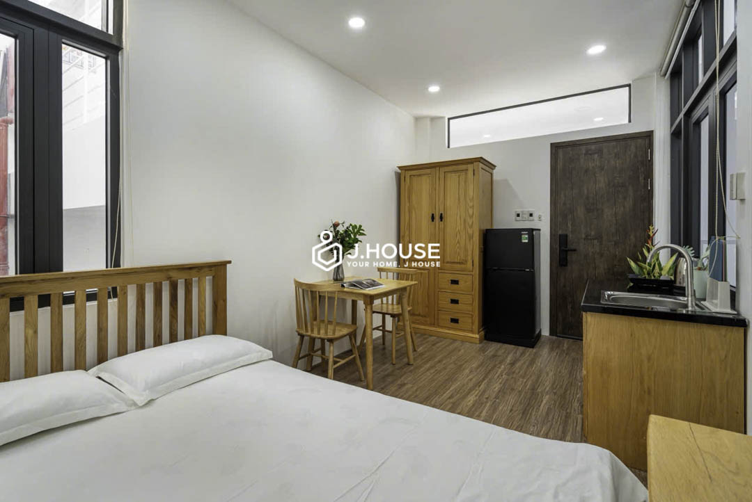 Cozy Studio Apartment with Window in Phu Nhuan - 0