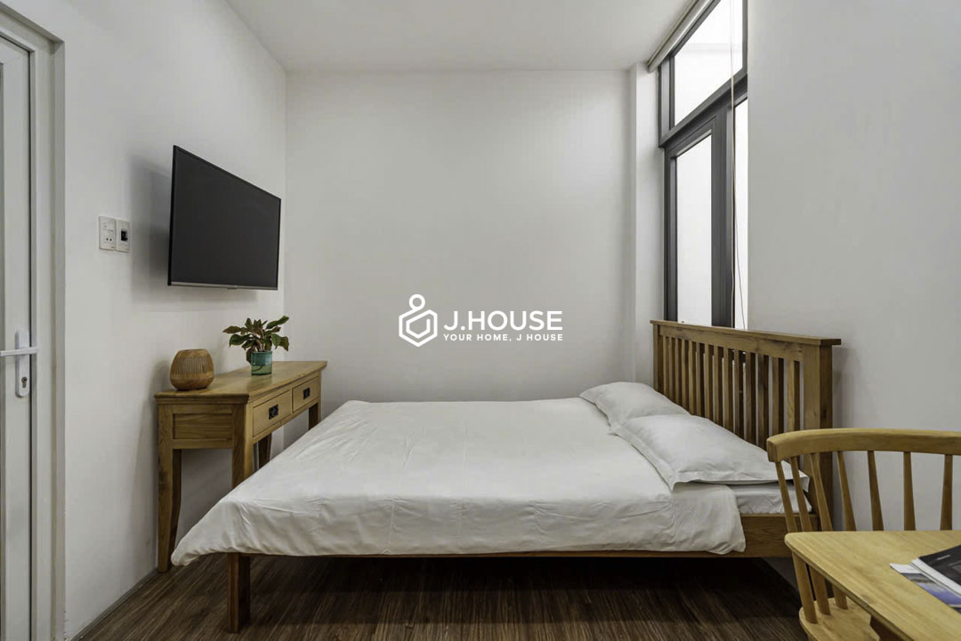 Cozy Studio Apartment with Window in Phu Nhuan - 1