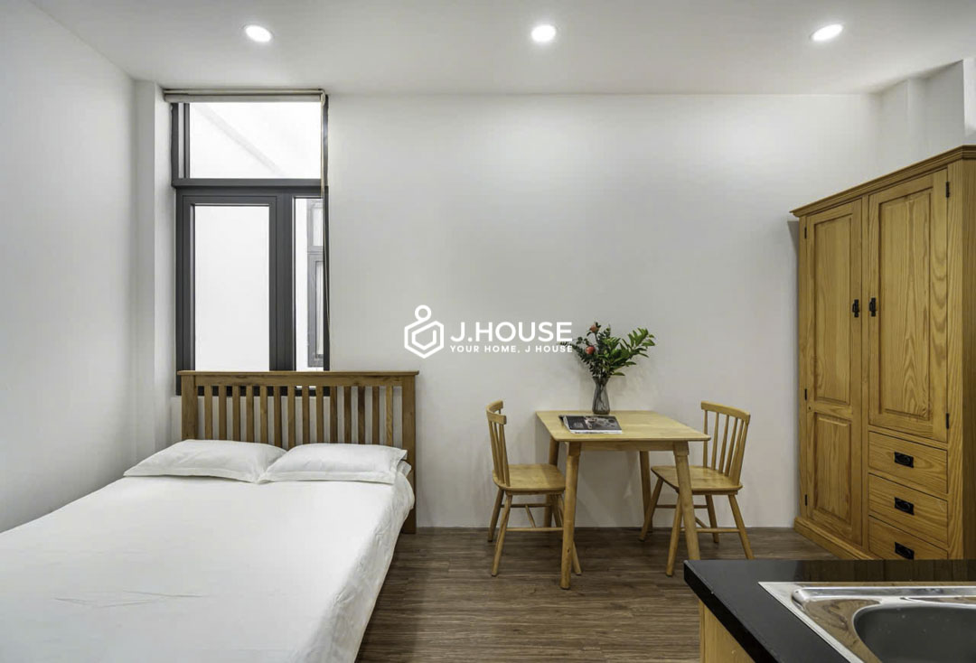 Cozy Studio Apartment with Window in Phu Nhuan - 4