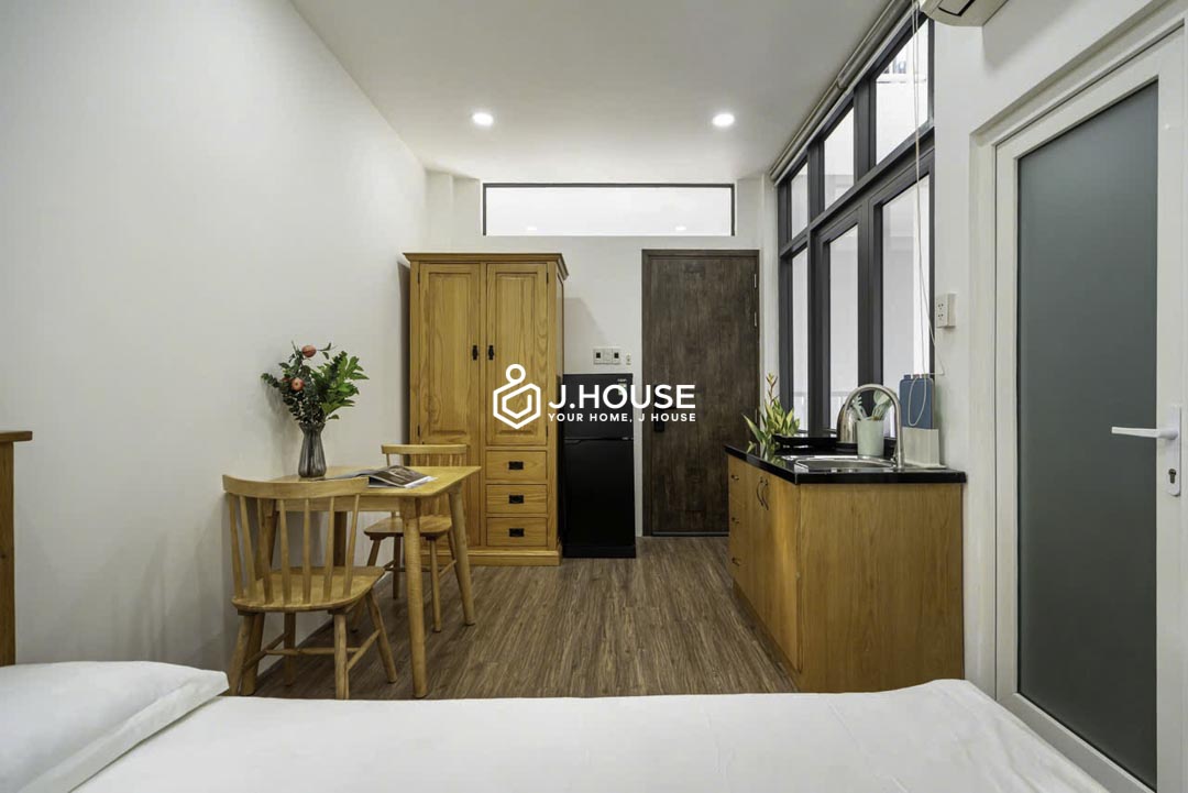 Cozy Studio Apartment with Window in Phu Nhuan - 5