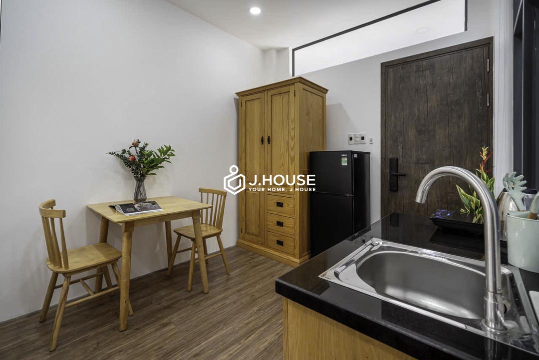 Cozy Studio Apartment with Window in Phu Nhuan - 6