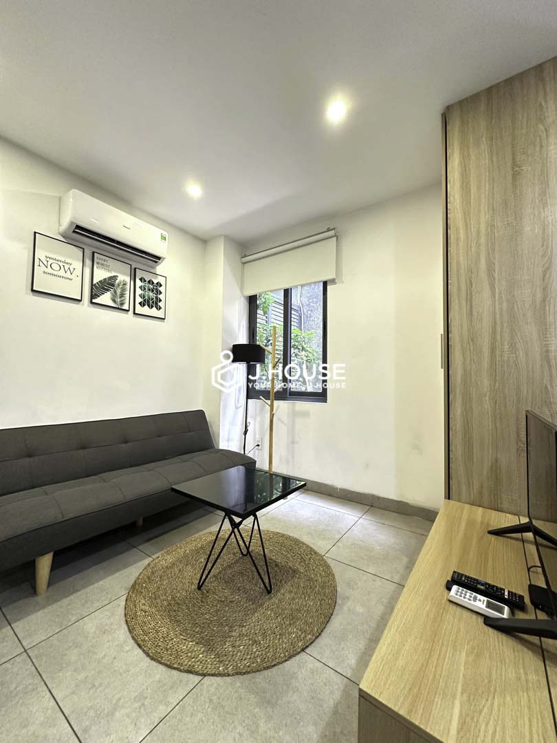 Cozy Studio with Private Skylight Yard View-1