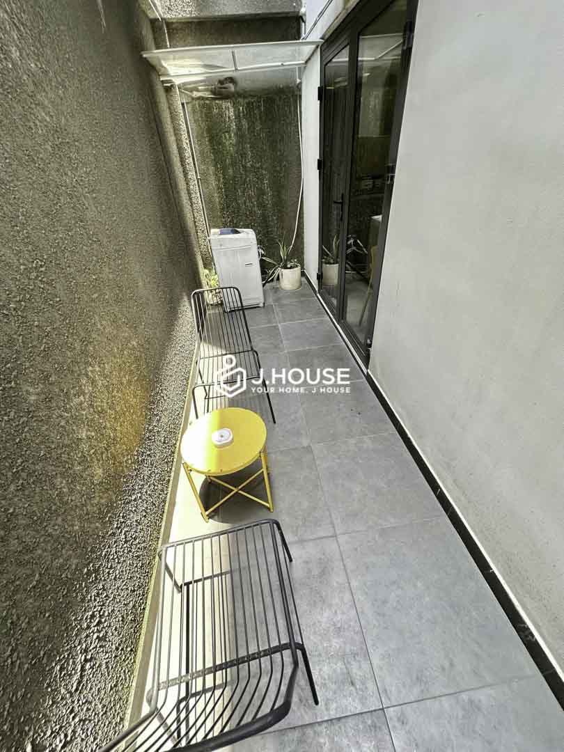 Cozy Studio with Private Skylight Yard View-6