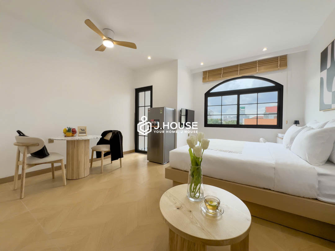 Deluxe Studio 36m2 with Balcony at Nest Metro-1