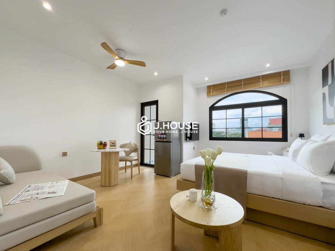 Deluxe Studio 36m2 with Balcony at Nest Metro-2