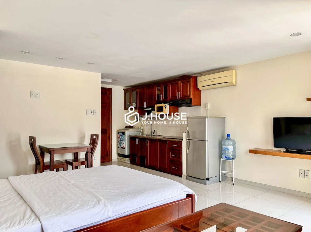 Fully furnished apartment for rent with balcony in Binh Thanh District-4