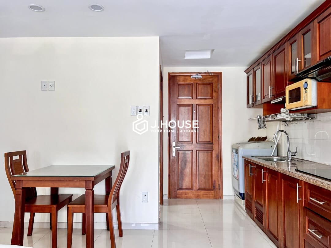 Fully furnished apartment for rent with balcony in Binh Thanh District-5