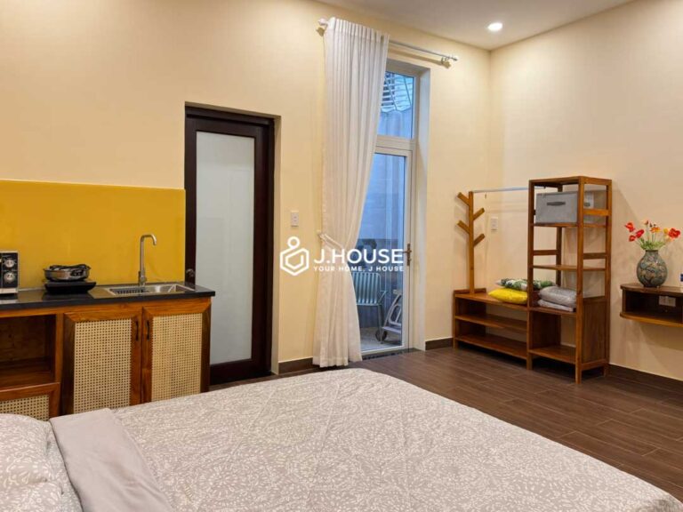 Cho Thuê Studio Quận 2 Sân Sau Thoáng Mát - Sky Home 3 Ground Floor Studio with Skylight 35 sqm Cool and Naturally Bright-0