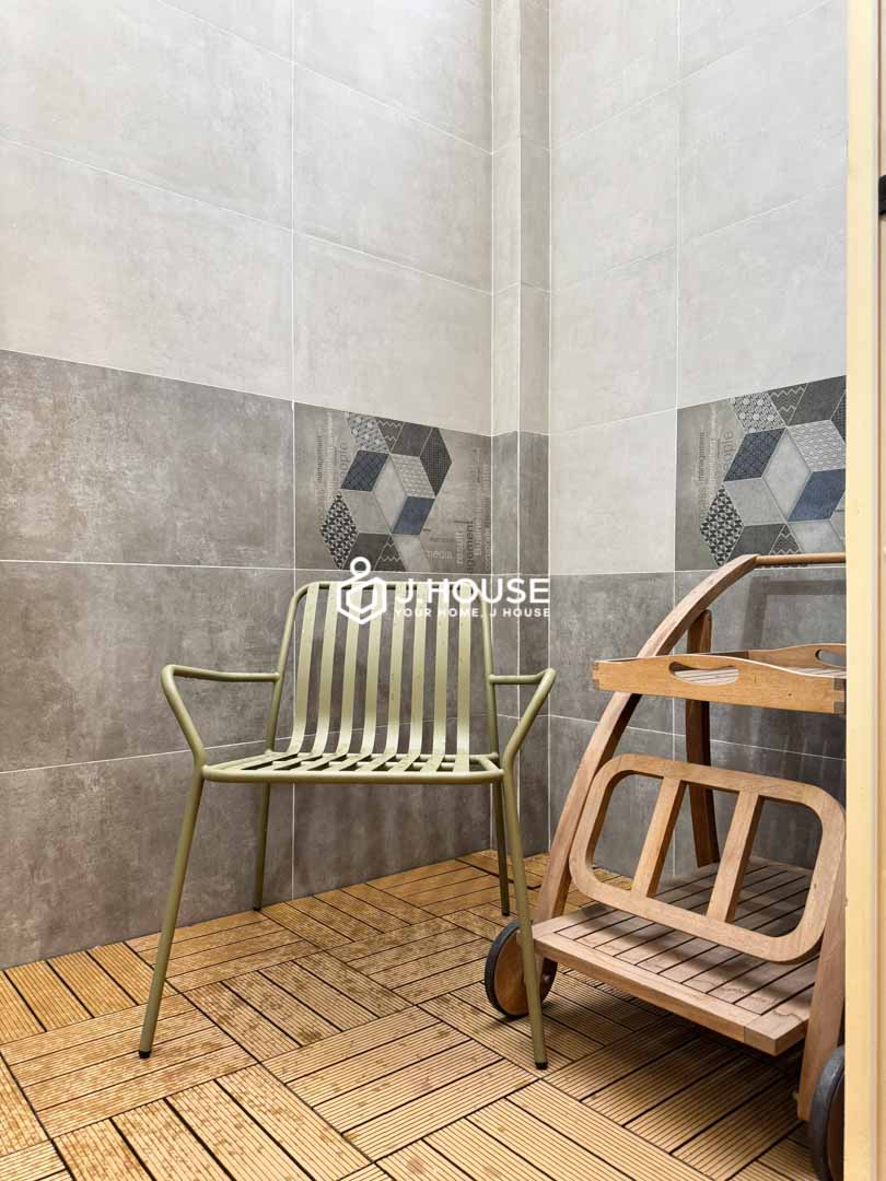 Ground Floor Studio with Skylight 35 sqm Cool and Naturally Bright-5