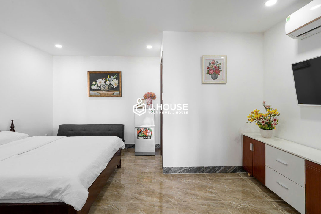 Mini Penthouse with Private Rooftop Garden in District 10-2