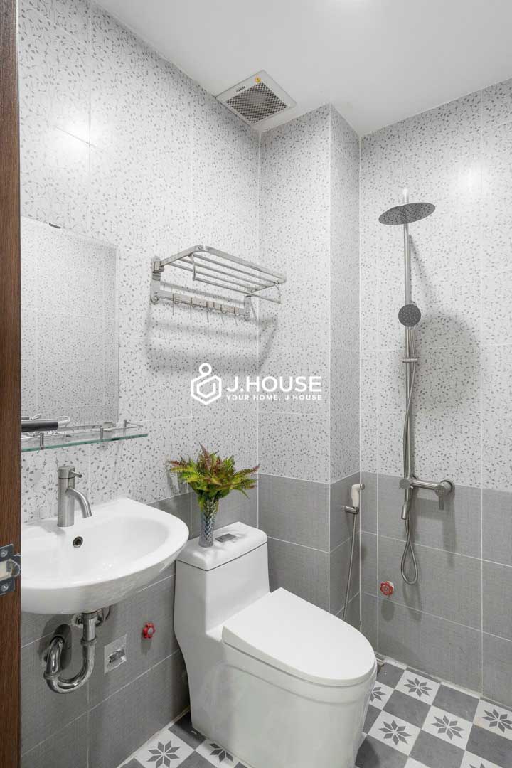 Mini Penthouse with Private Rooftop Garden in District 10-5