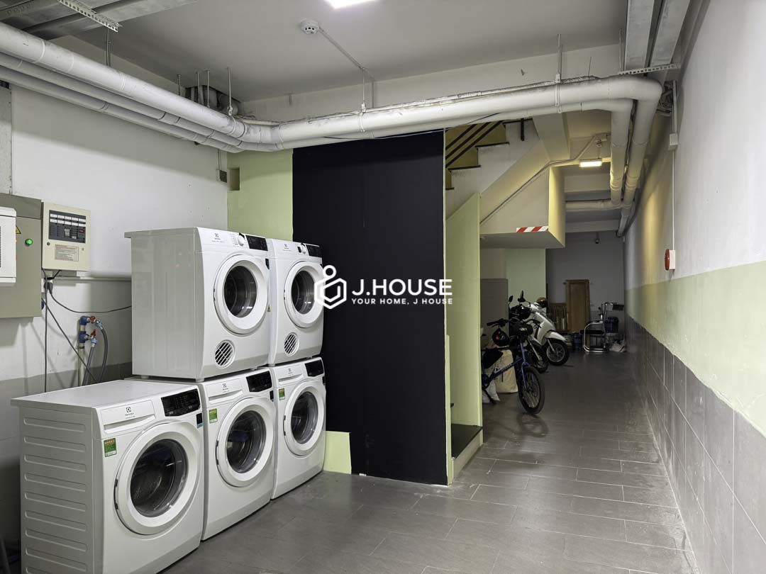 Mode On Modern Studio Rental with Balcony-10