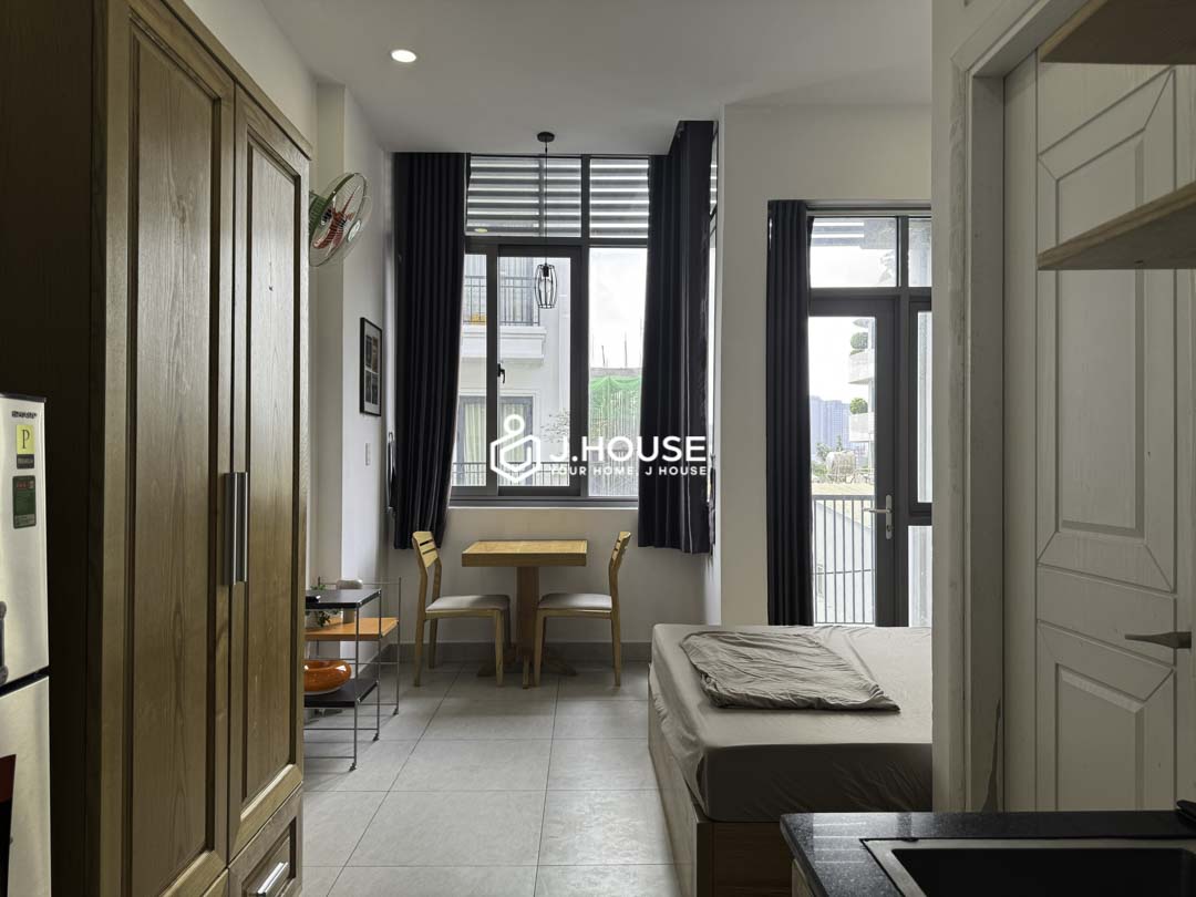 Mode On Modern Studio Rental with Balcony-7