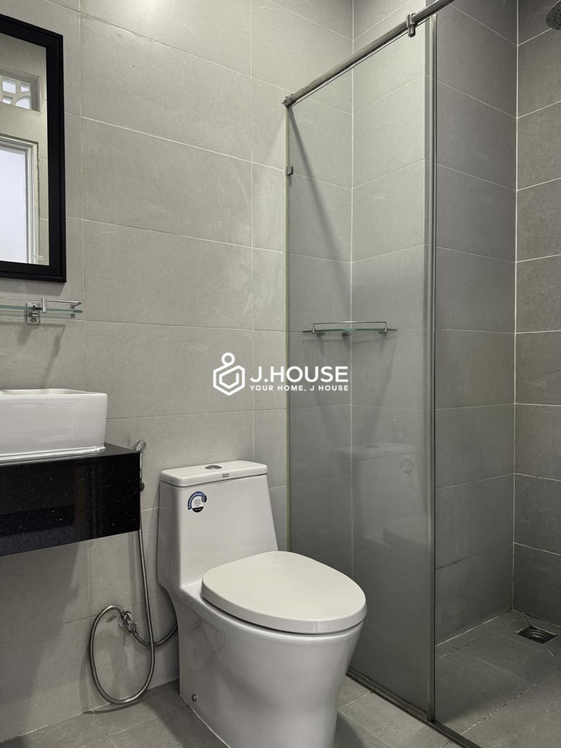 Mode On Modern Studio Rental with Balcony-9