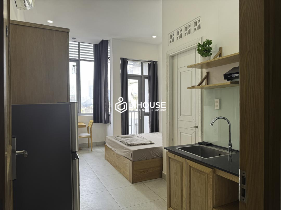 Mode On Modern Studio Rental with Balcony