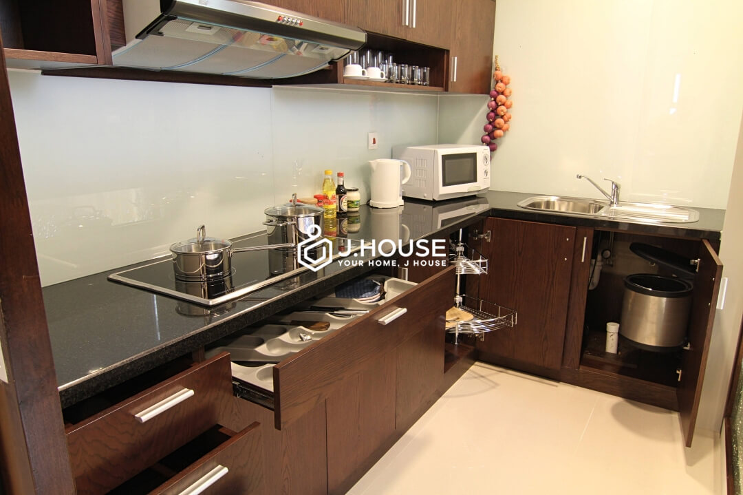 Modern 1 bedroom apartment for rent at Mayfair Suites, District 1, HCMC-3