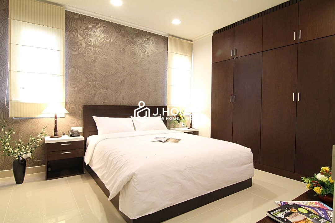 Modern 1 bedroom apartment for rent at Mayfair Suites, District 1, HCMC-4