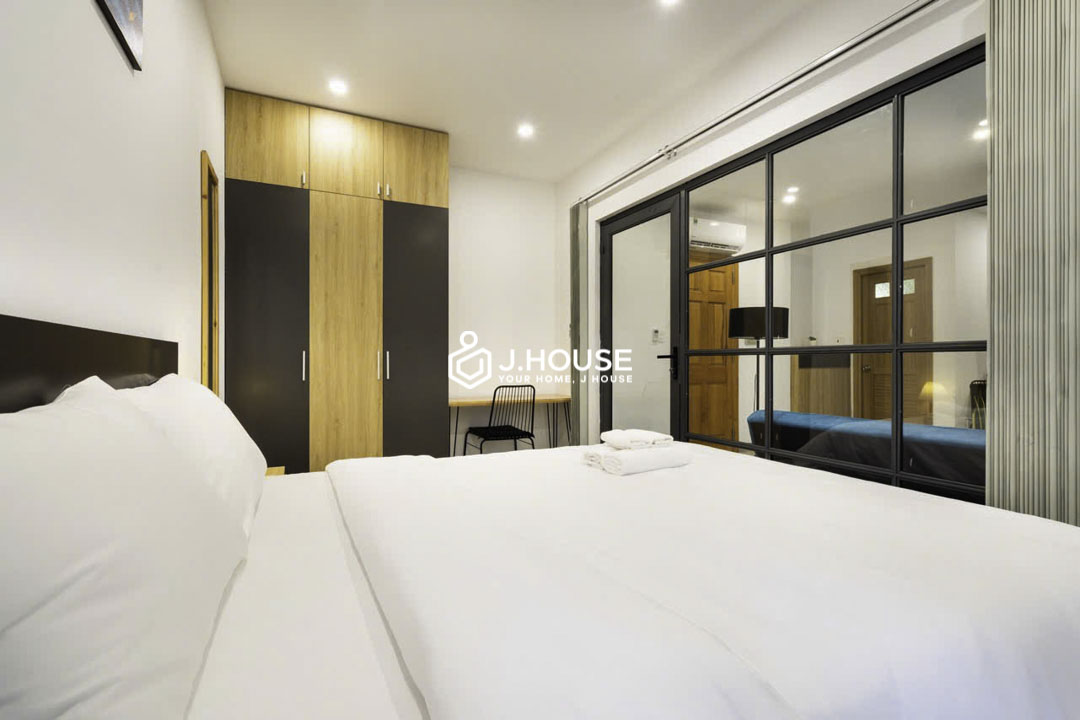 Modern 1BR Apartment with Large Window in An Phu - Arista-3